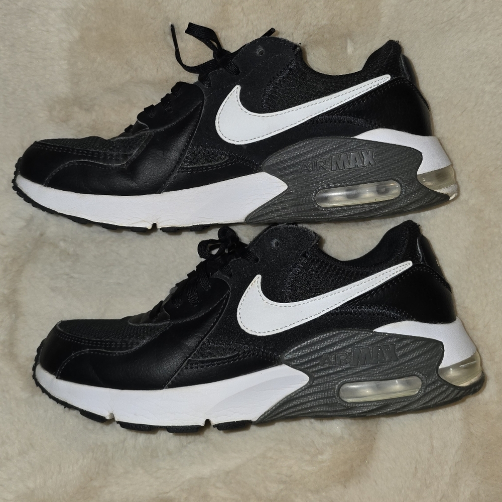 WOMENS NIKE EXCEE AIRMAX SZ 9- EUC - Picture 5 of 8